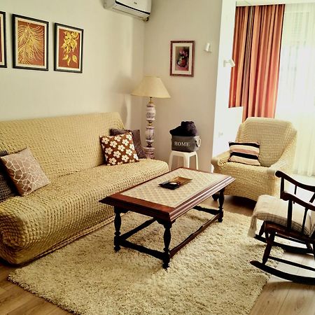 Citys Apartment Apatin Bagian luar foto