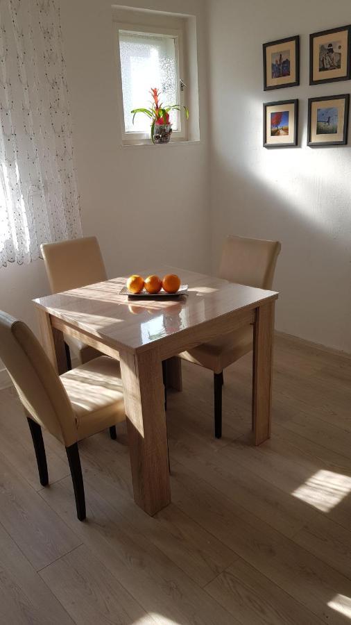 Citys Apartment Apatin Bagian luar foto