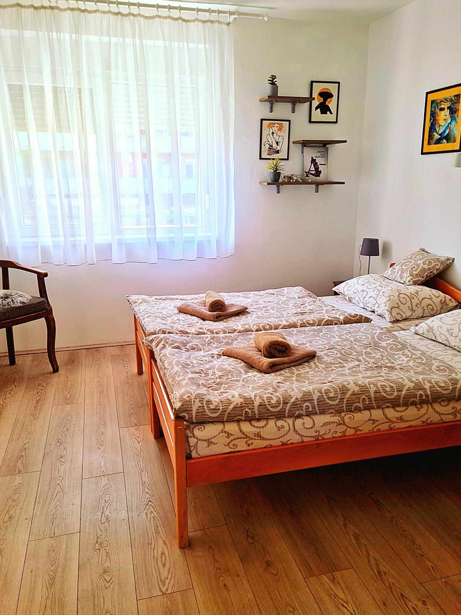 Citys Apartment Apatin Bagian luar foto
